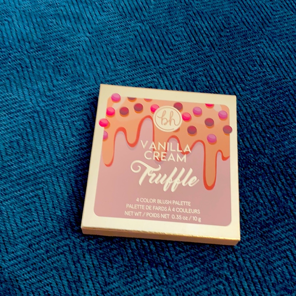 Vanilla Cream Truffle blush palette
